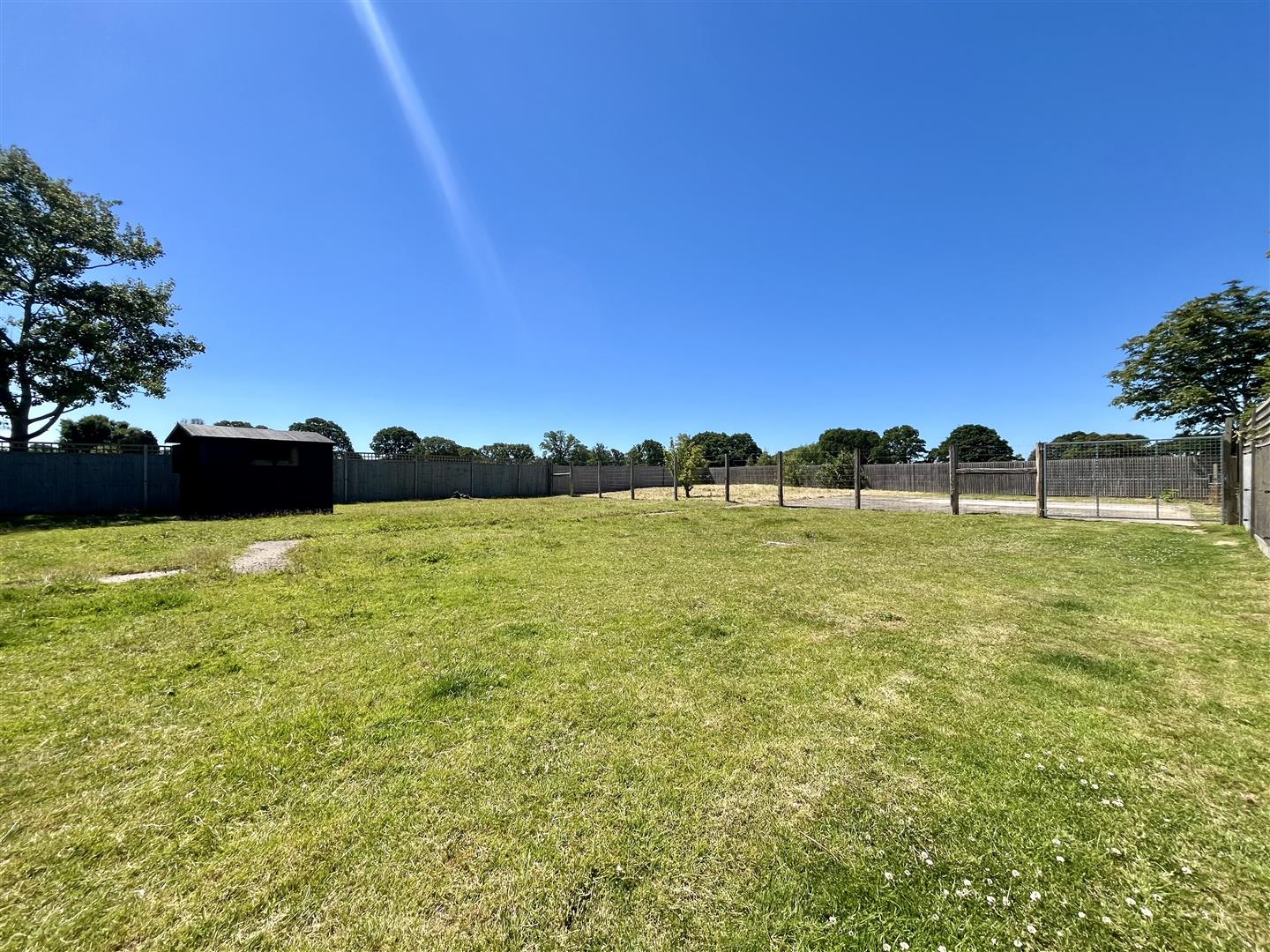 Fourteen Acre Lane, Three Oaks